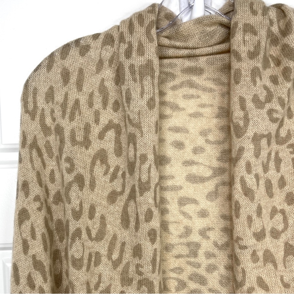 AMICALE 100% Cashmere NEW Leopard Animal Print Scarf Wrap NEW Oatmeal - Picture 2 of 11